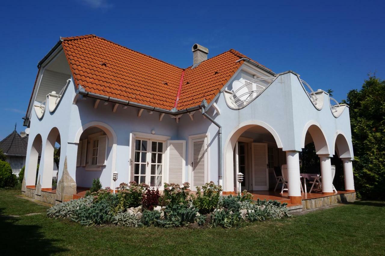 Tieff Apartmanhaz Balatonmariafuerdo Hullamtelep 巴拉顿凯赖斯图尔 外观 照片