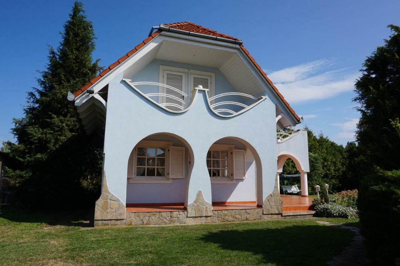 Tieff Apartmanhaz Balatonmariafuerdo Hullamtelep 巴拉顿凯赖斯图尔 外观 照片