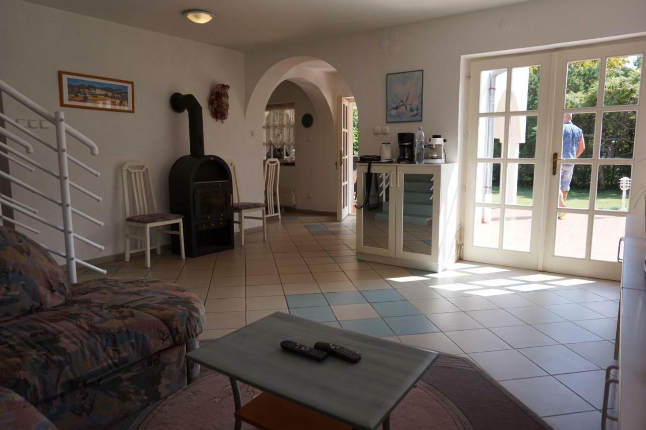 Tieff Apartmanhaz Balatonmariafuerdo Hullamtelep 巴拉顿凯赖斯图尔 外观 照片